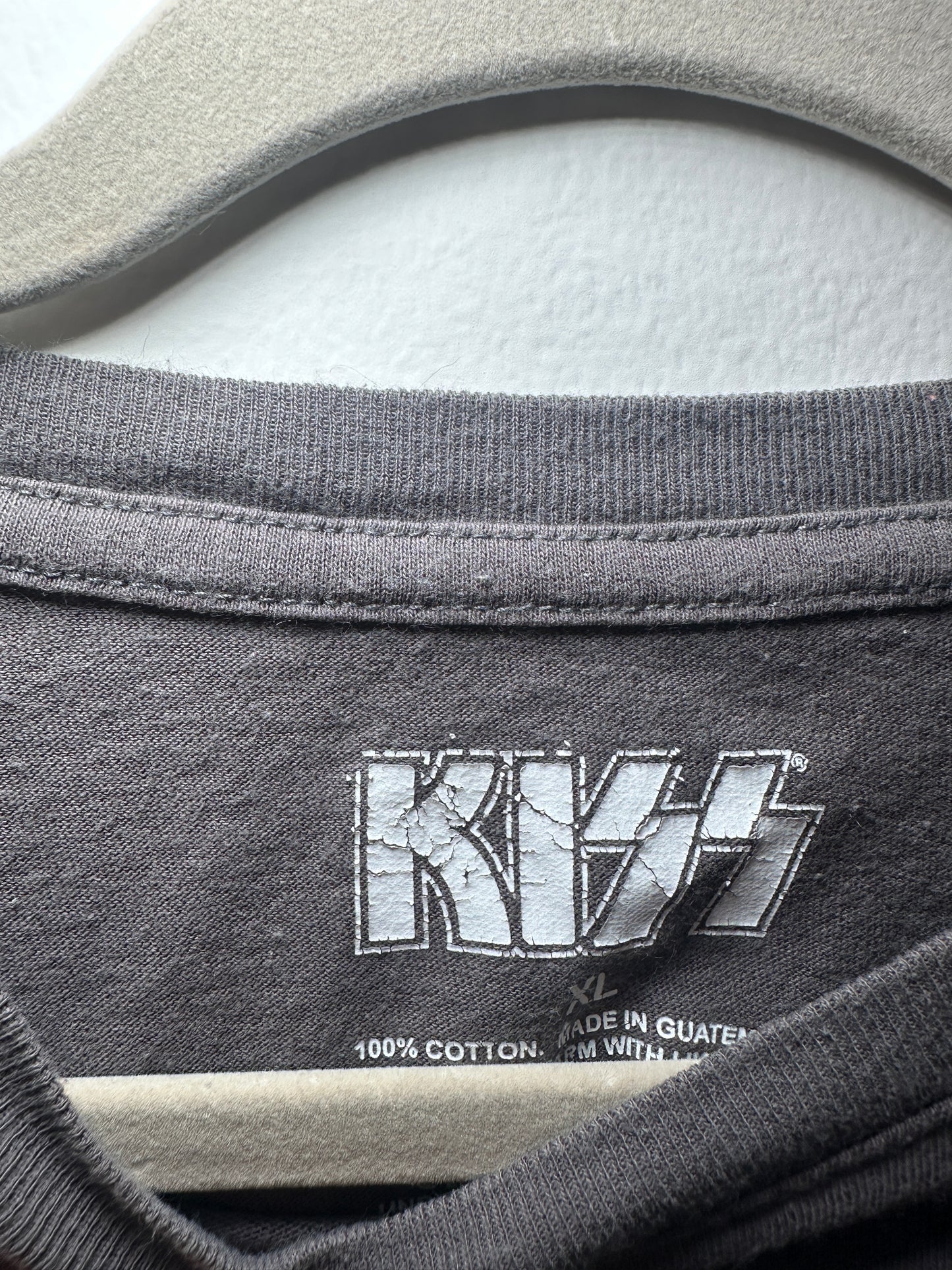 KISS XL Graphic Tee – Gray Short-Sleeve Tee