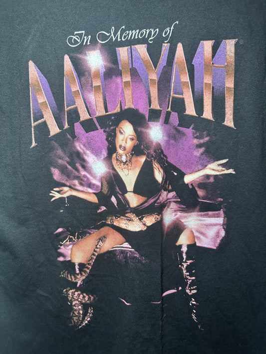 Aaliyah Tribute Graphic Tee – 90s/2000s | Medium Black R&B Legend Shirt