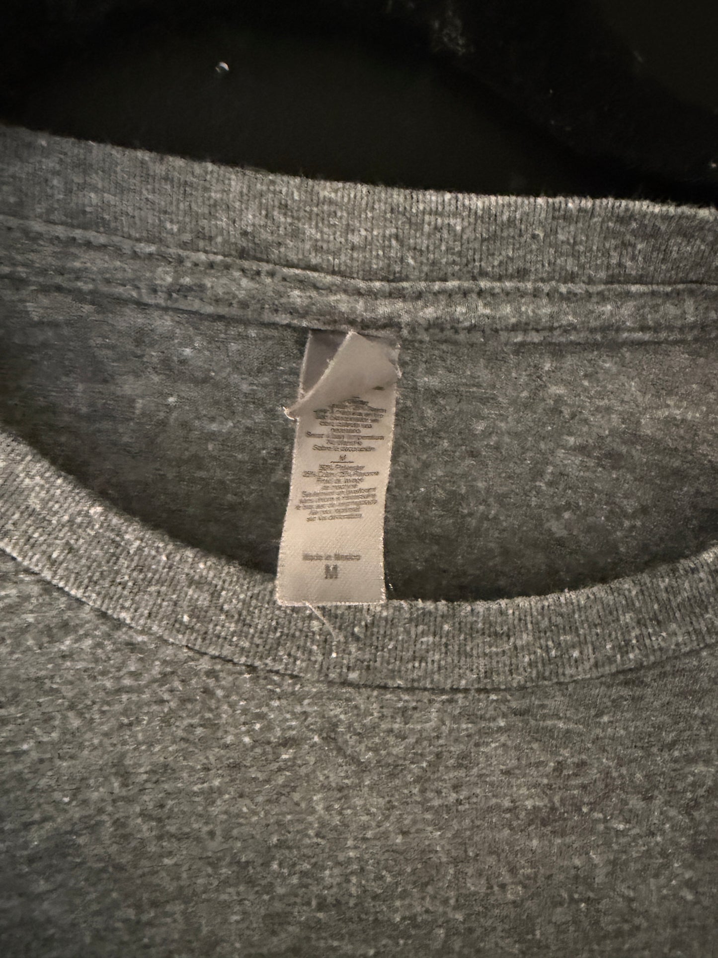 Kenny Chesney “Here and Now” Tour Tee (Size M) – Soft Gray Graphic T-Shirt