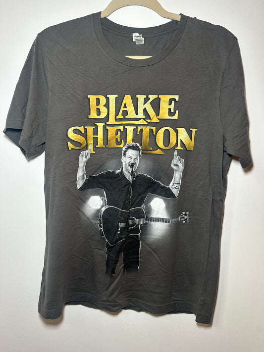 Blake Shelton 2017 Tour Graphic Tee – Medium Dark Gray Country Music Shirt