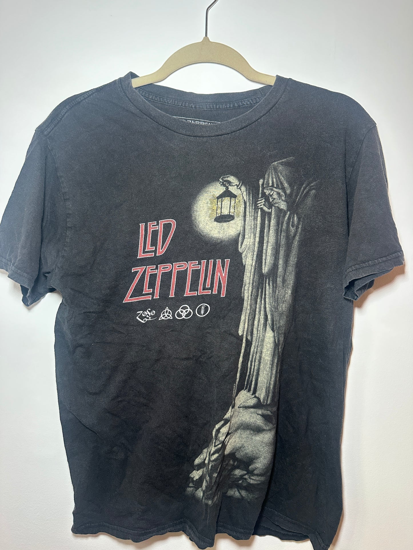 Led Zeppelin “Hermit” Graphic Tee – 70s | Medium Classic Rock Shirt with Band Symbols