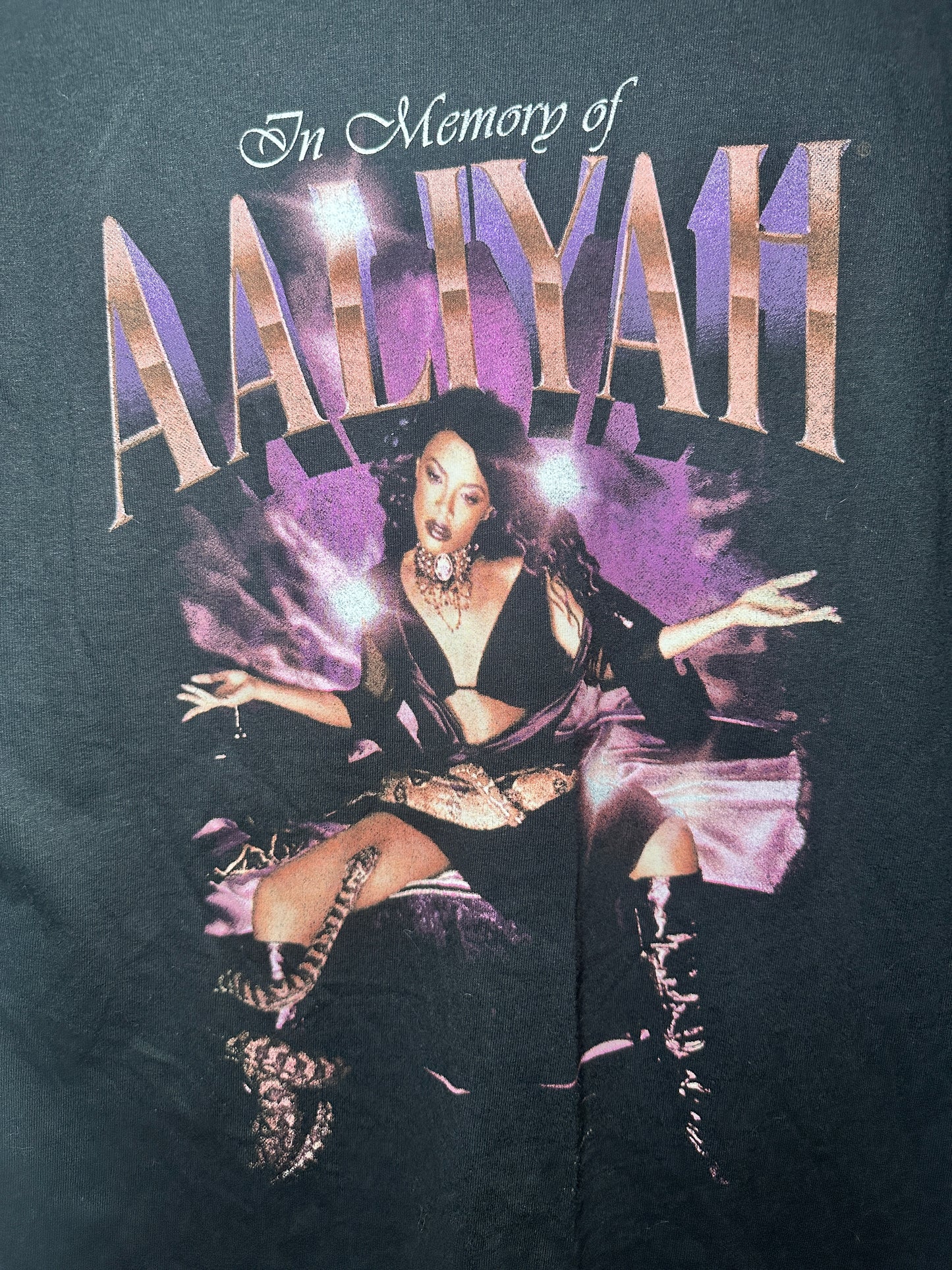 Aaliyah Tribute Graphic Tee – 90s/2000s | Medium Black R&B Legend Shirt