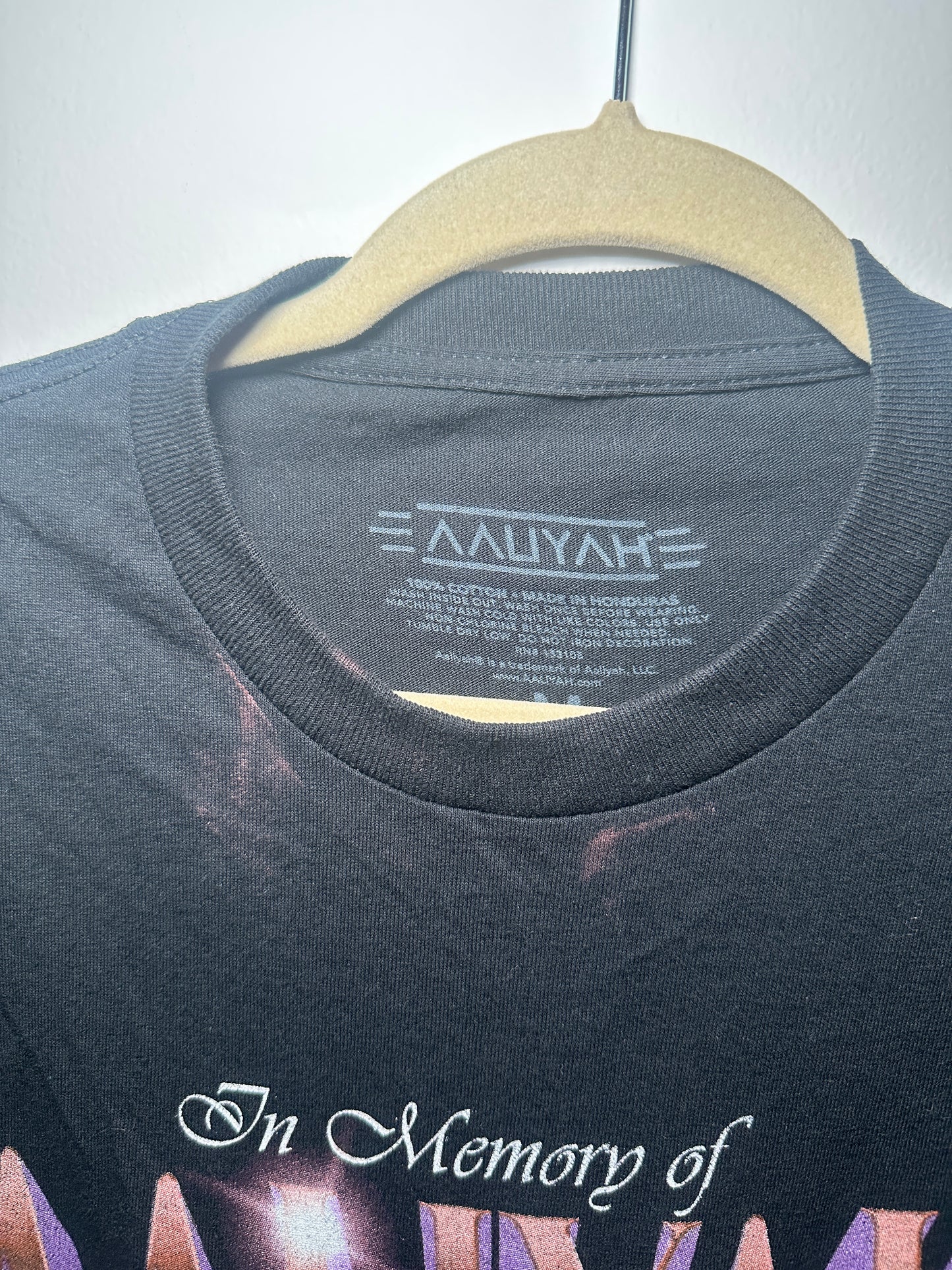 Aaliyah Tribute Graphic Tee – 90s/2000s | Medium Black R&B Legend Shirt