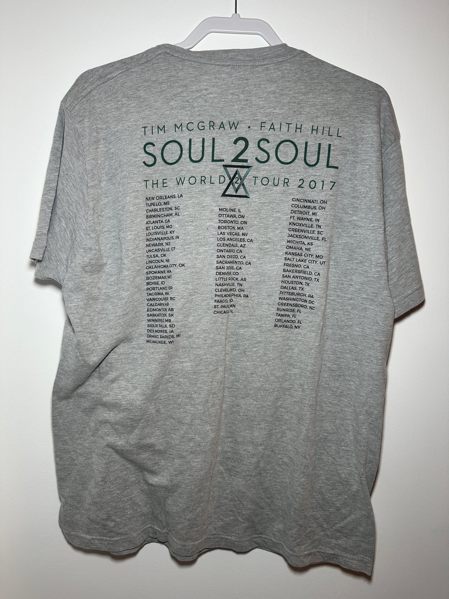 Tim McGraw & Faith Hill “Soul2Soul” 2017 Tour Graphic Tee – XL | Gray Country Music T-Shirt