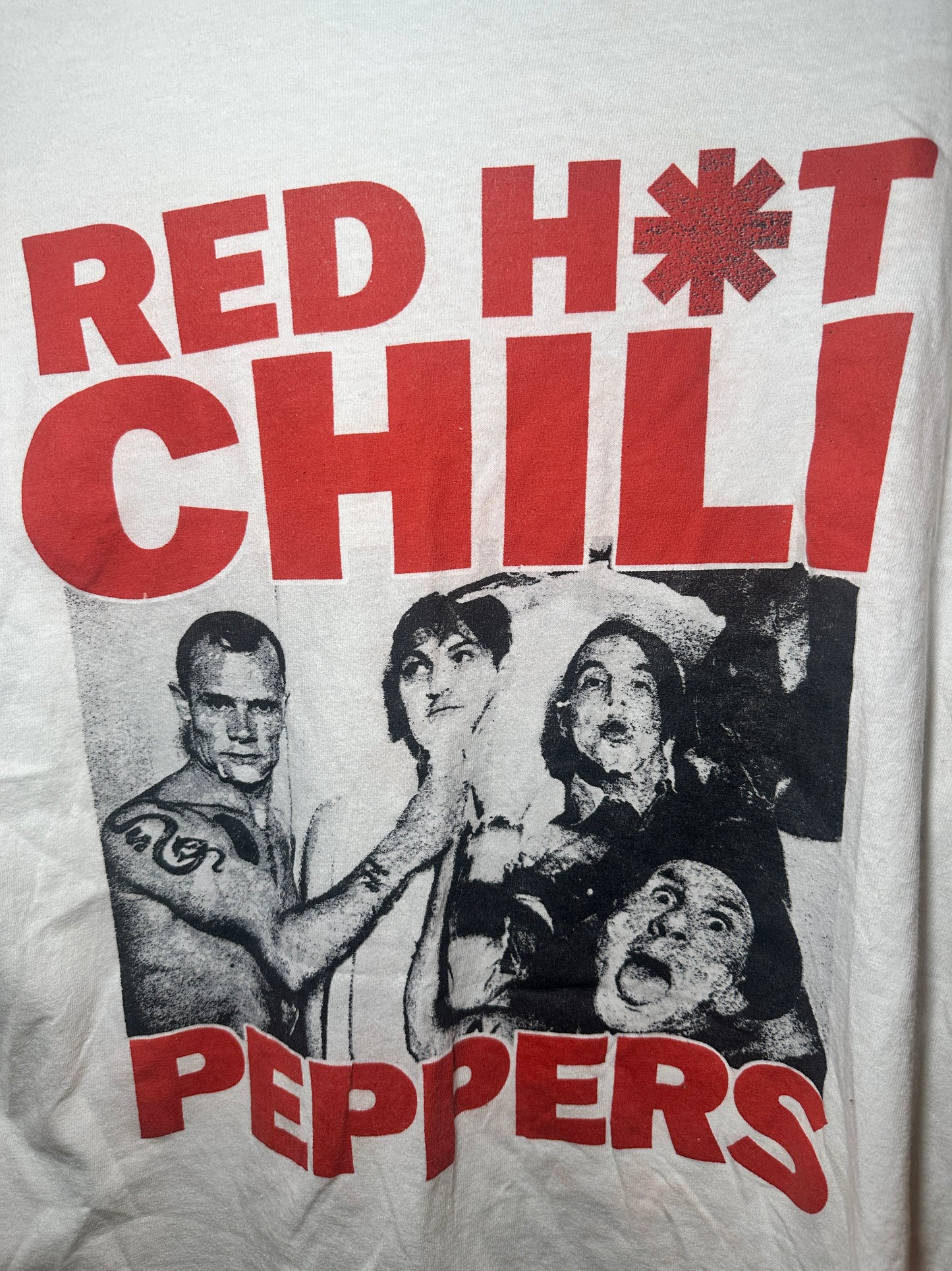 Red Hot Chili Peppers Group Portrait Graphic Tee – White (Size L)