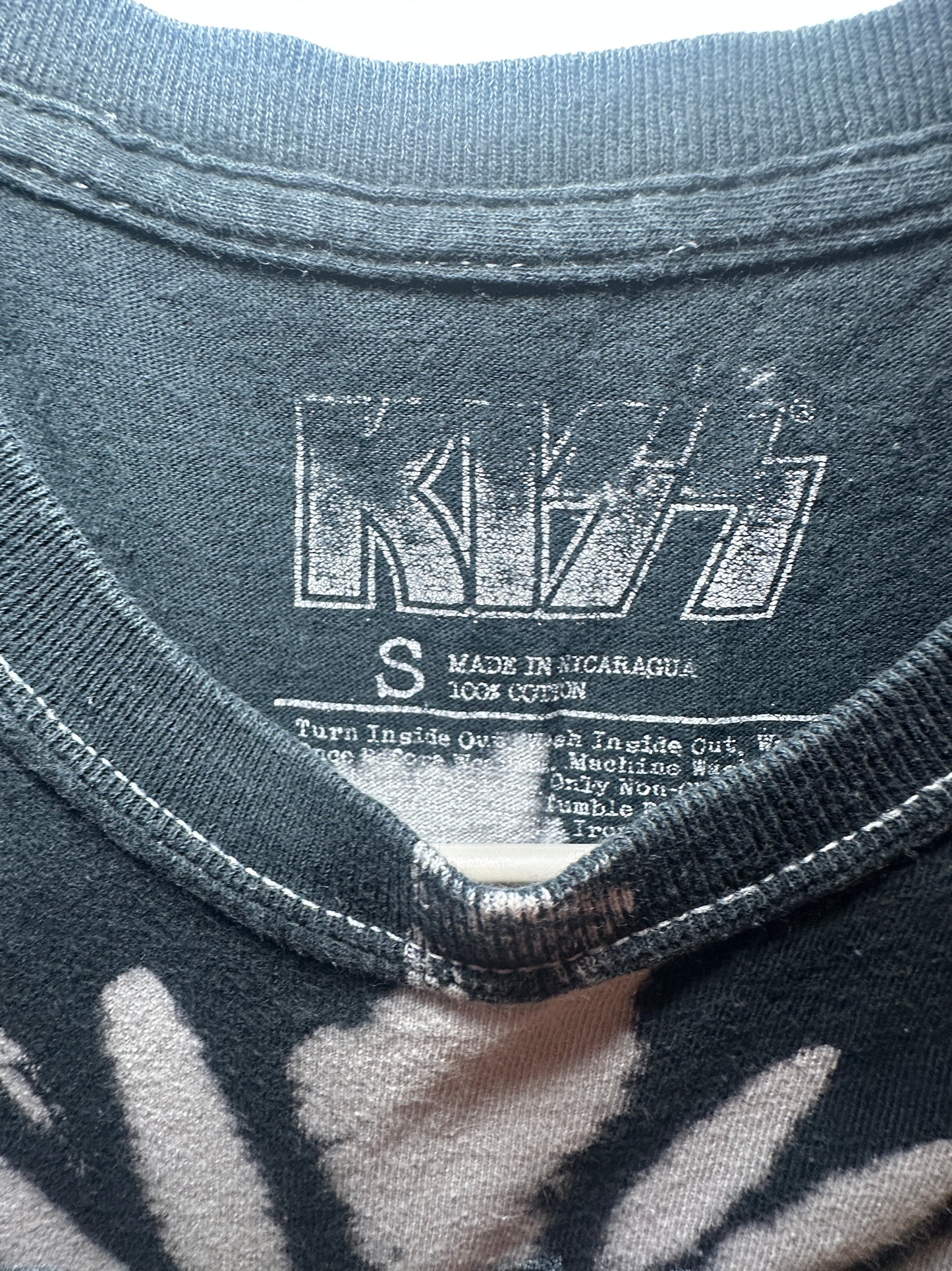 Kiss “Love Gun” Era Tie-Dye Graphic Tee – 70s | Small Black / Multi Classic Rock Shirt