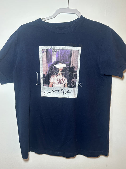 H.E.R. “I Used to Know Her” Tour Tee – 2018 | Medium Black R&B Shirt